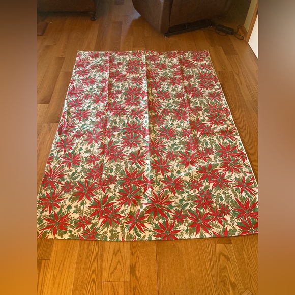 Vintage Christmas Tablecloth retro POINSETTIAS Fabuous Mid Century 71" x 51" - Picture 2 of 3